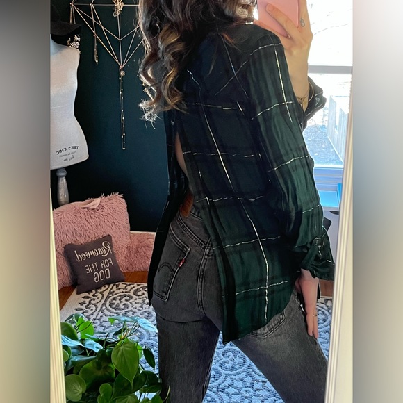 gorgeous forest green & silver flannel ✨ - Picture 3 of 3